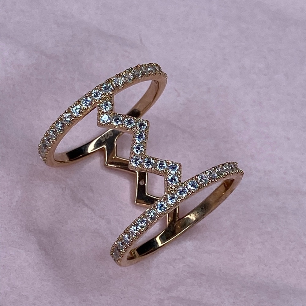 Stone lightning ring